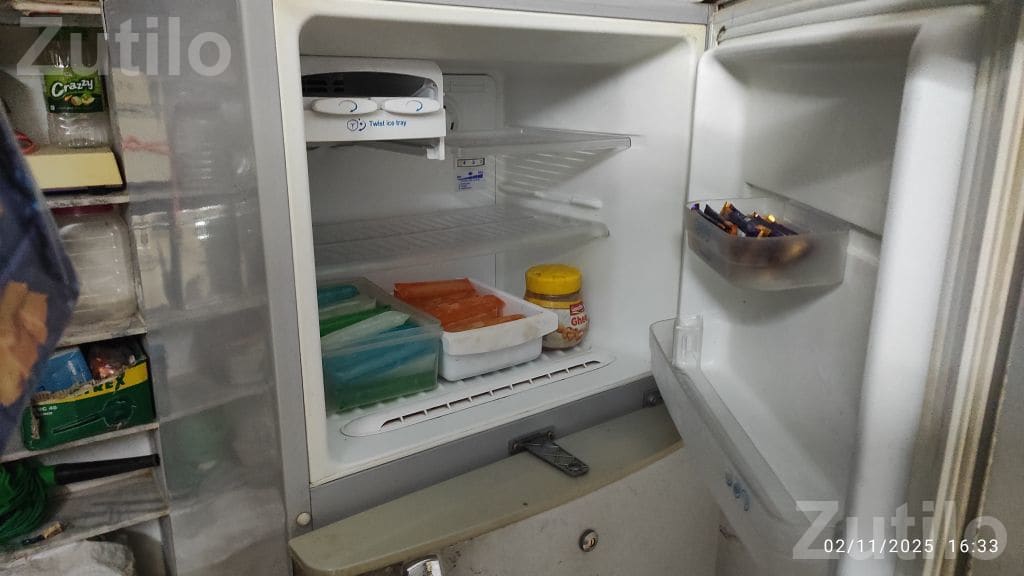 LG Double Door Refrigerator - Refrigerators - Gondal - Image 2