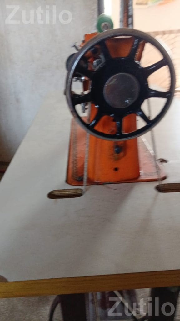 Geminy Sewing Machine with Table - ટેક્સટાઇલ મશીનરી - પોરબંદર - Image 3