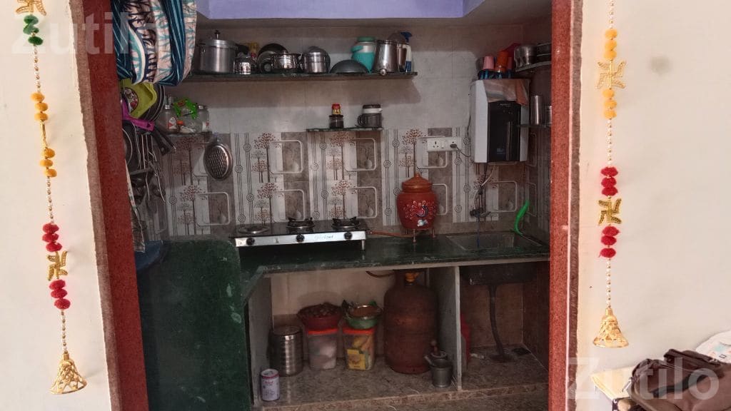 Tenement House for Sale in Ropda Gam