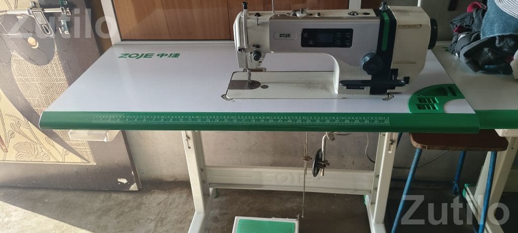 Zoje Industrial Sewing Machine with Table