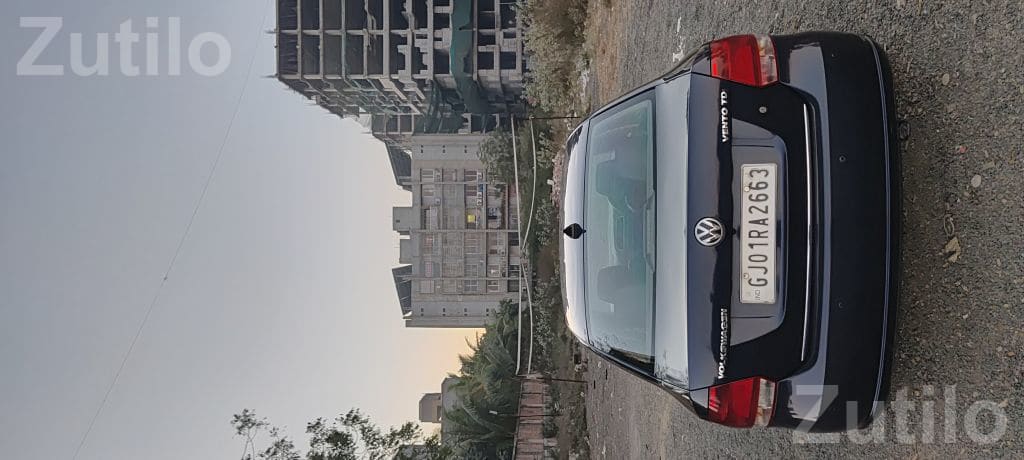 Volkswagen Vento Highline 1.6 TDI 2013 - કાર - દસ્ક્રોઇ - Image 4