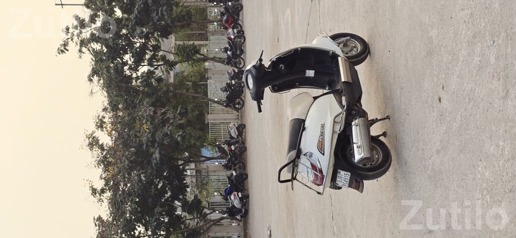 Suzuki Access 125 2013 White 1st Owner - Bikes - Ahmedabad City - Image 4