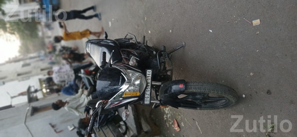 2021 Motorcycle in Black Good Condition - Bikes - Surat City - Image 4