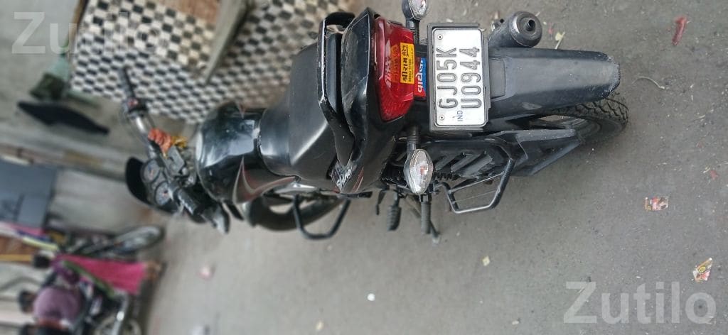 2021 Motorcycle in Black Good Condition - Bikes - Surat City - Image 2