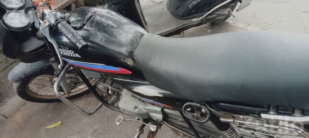 Hero Honda Splendor 2001 Bike - બાઇક્સ - સુરત શહેર - Image 3