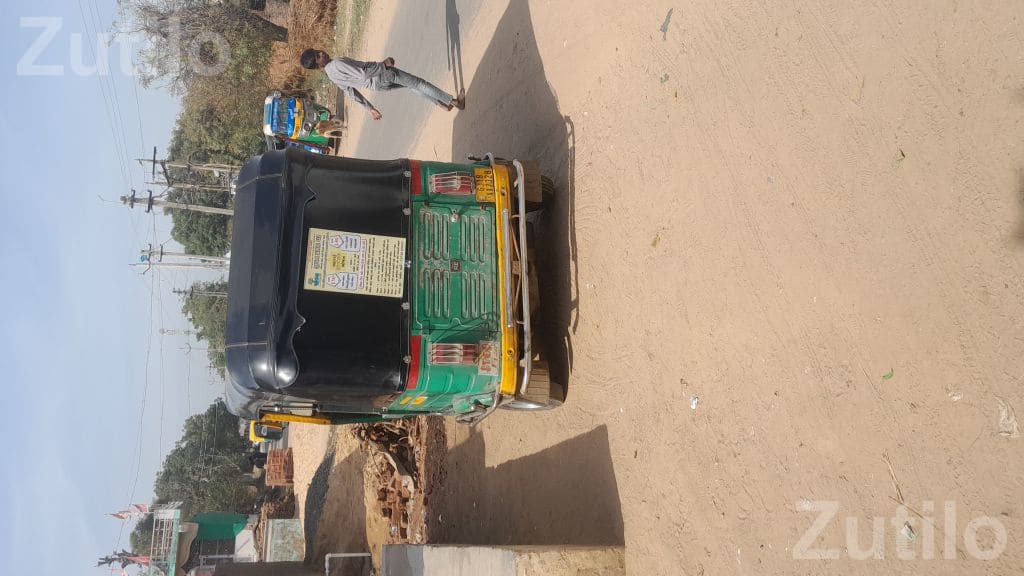 2014 CNG Auto Rickshaw - ઓટો રિક્ષા - માંસા - Image 2
