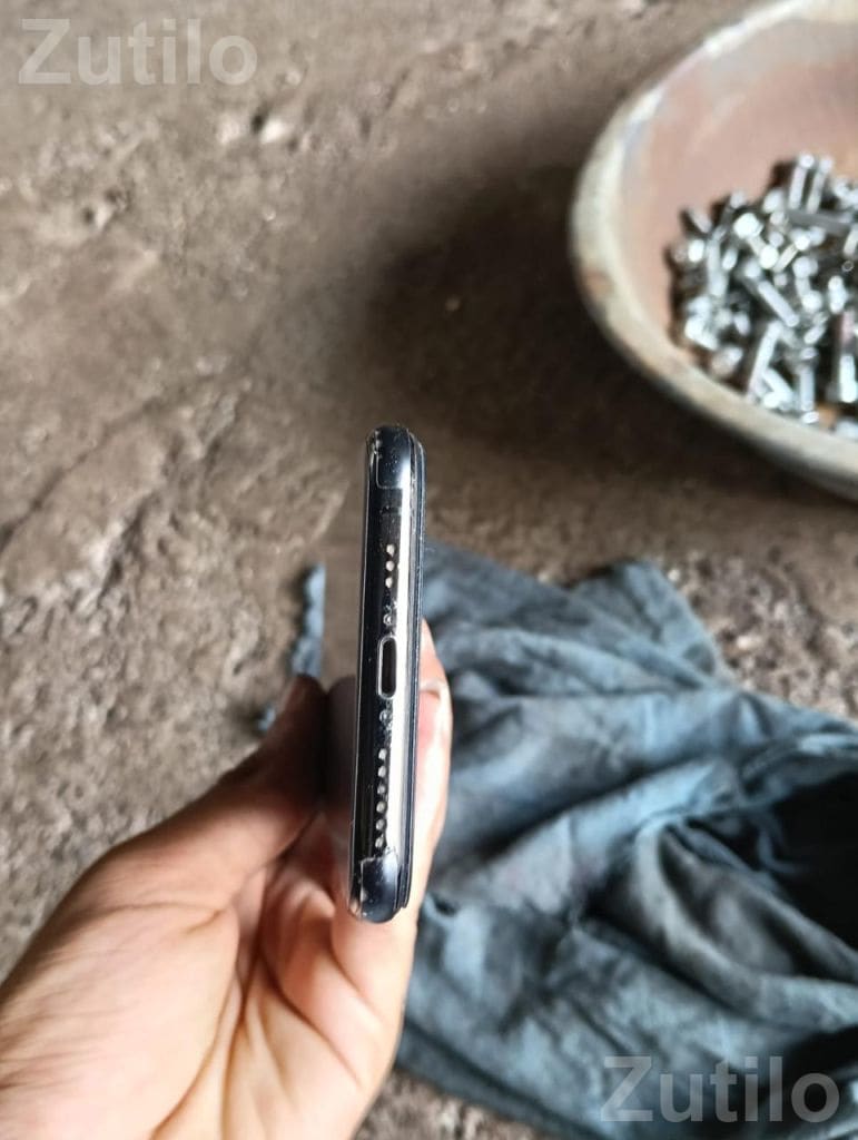 Apple iPhone XS 64GB with Face ID - મોબાઇલ ફોન - સુરત શહેર - Image 4