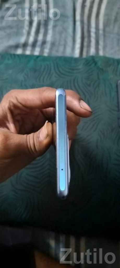 Vivo V27 8GB 128GB with Kit Glass Crack - Mobile Phones - Ahmedabad City - Image 2