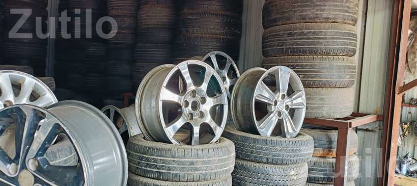 Alloy Wheels and Tyres for Innova Brezza i20 - ઓટો પાર્ટ્સ - સુરત શહેર - Image 4