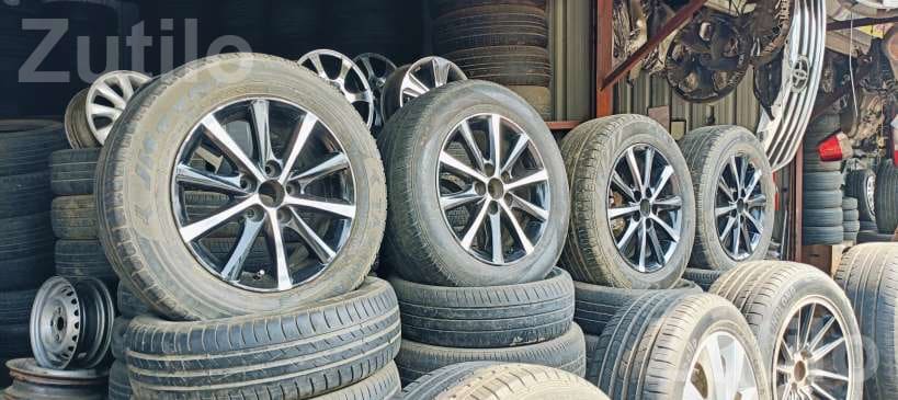 Alloy Wheels and Tyres for Innova Brezza i20 - ઓટો પાર્ટ્સ - સુરત શહેર - Image 5