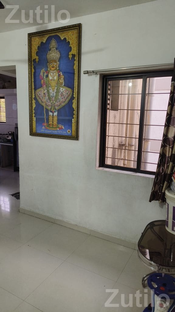 Suman Saurabh Apartment Near Gajera Circle - ઘર વેચાણ માટે - સુરત શહેર - Image 4