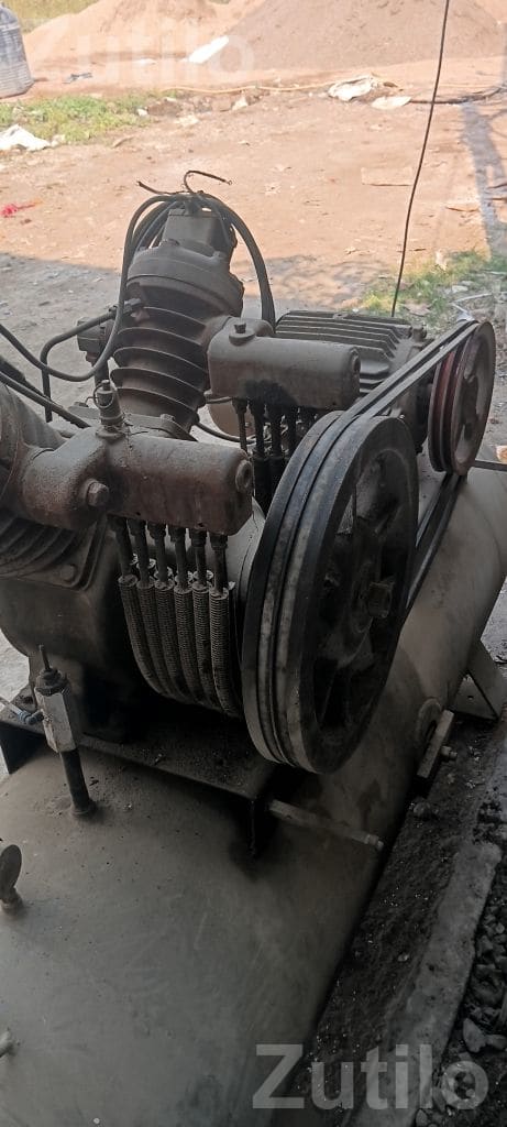 10 HP Industrial Air Compressor - Machinery - Surat City - Image 3