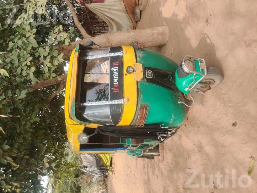 2011 Auto Rickshaw Running Condition - Auto Rickshaws - Dantiwada - Image 4