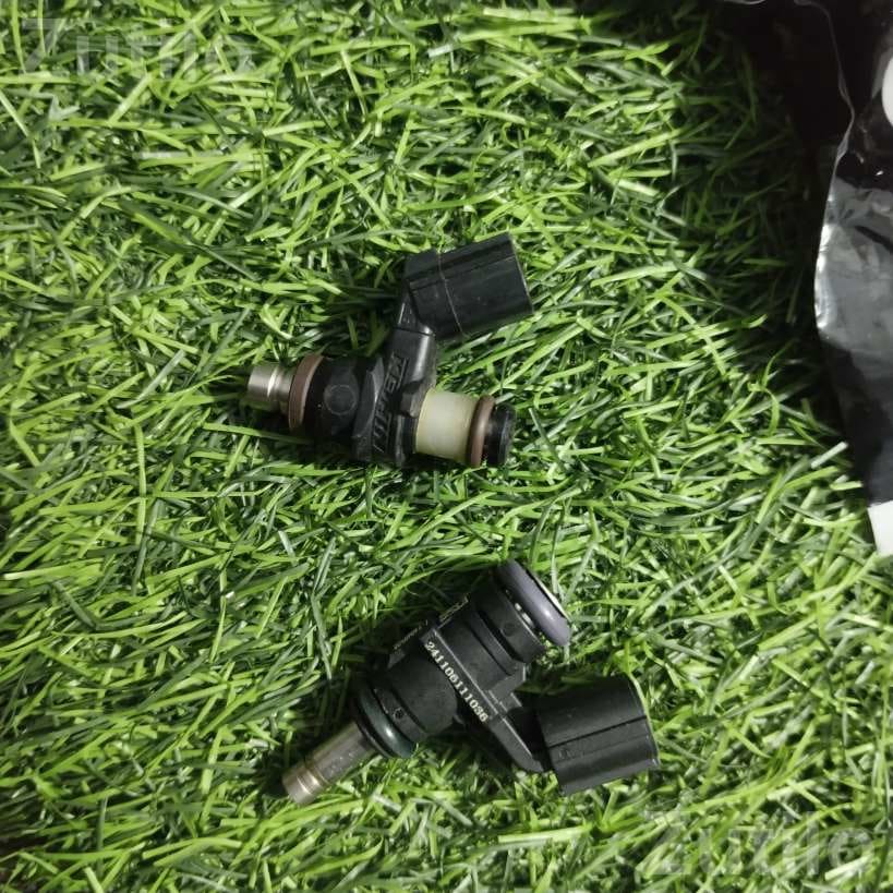 Car Fuel Injector Set Auto Spare Part Car Fuel Injector Set Auto Spare Part