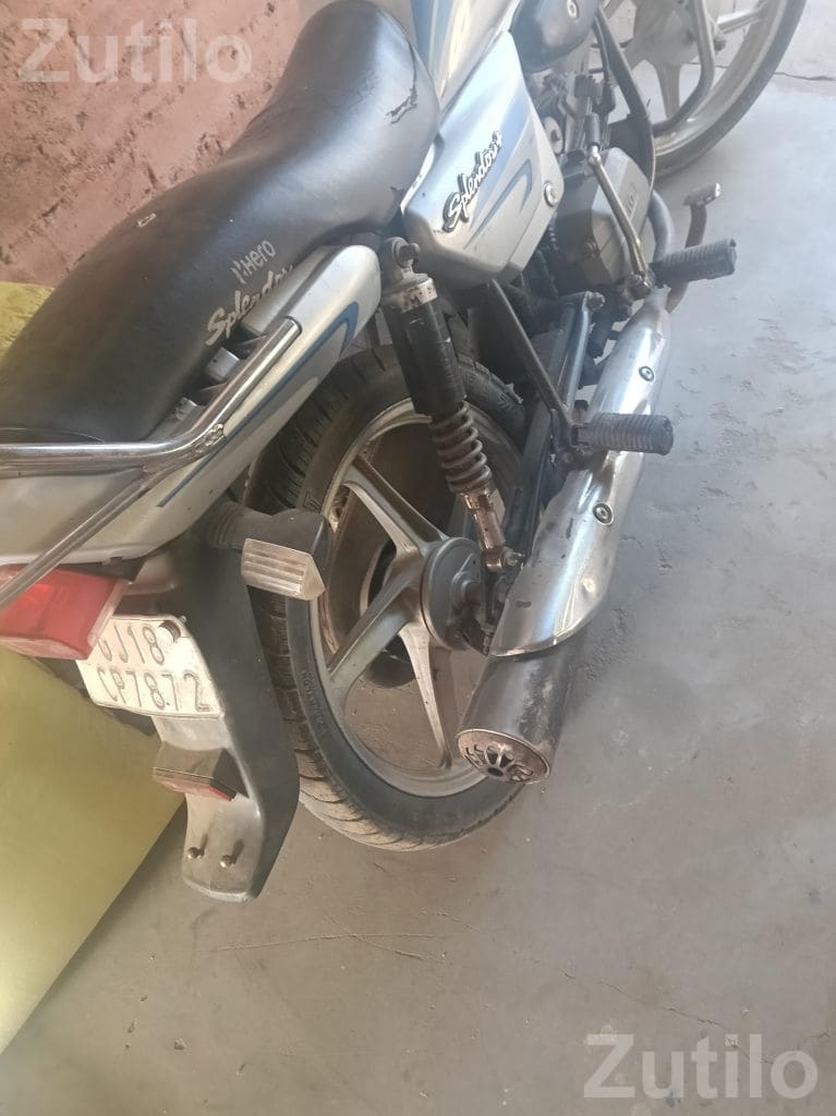 Hero Honda Super Splendor 2016 Bike - Bikes - Patan City - Image 3