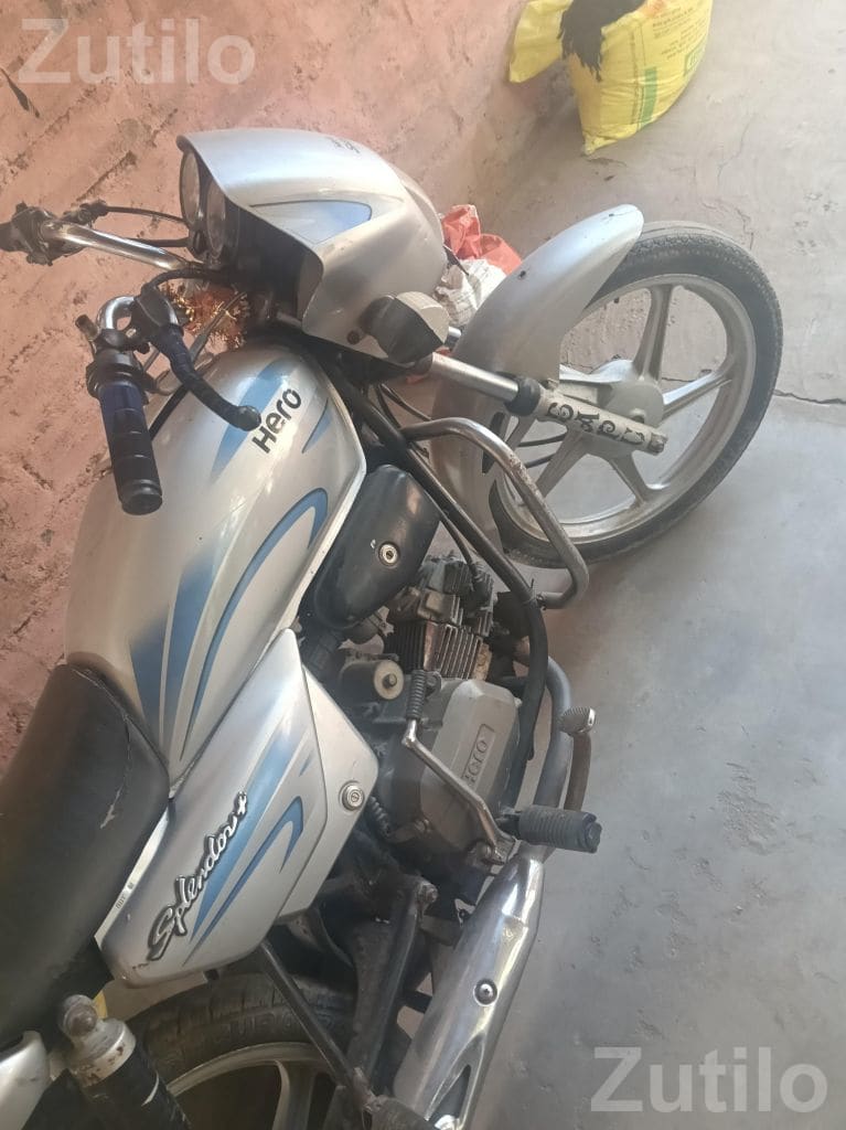 Hero Honda Super Splendor 2016 Bike - Bikes - Patan City - Image 2