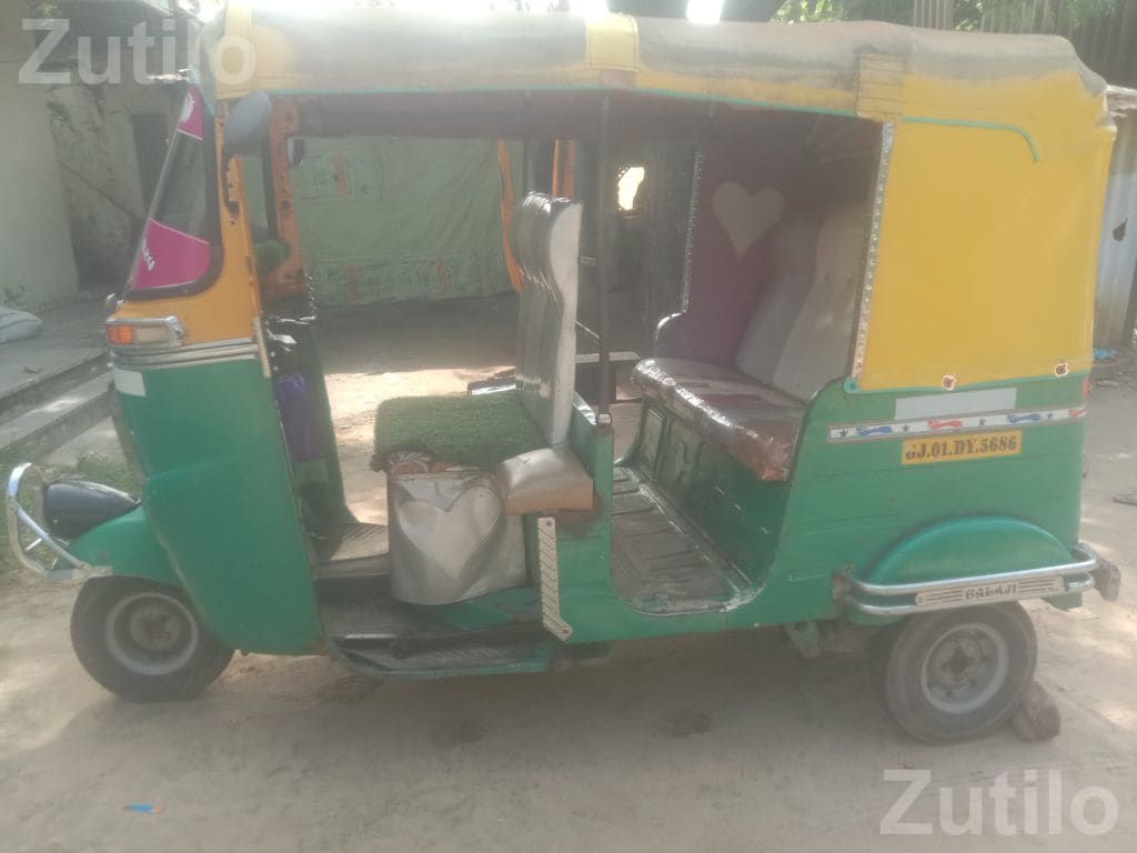 2015 મોડલ છે  ચોપડી છે - Trucks & Lorries - Patan City - Image 3