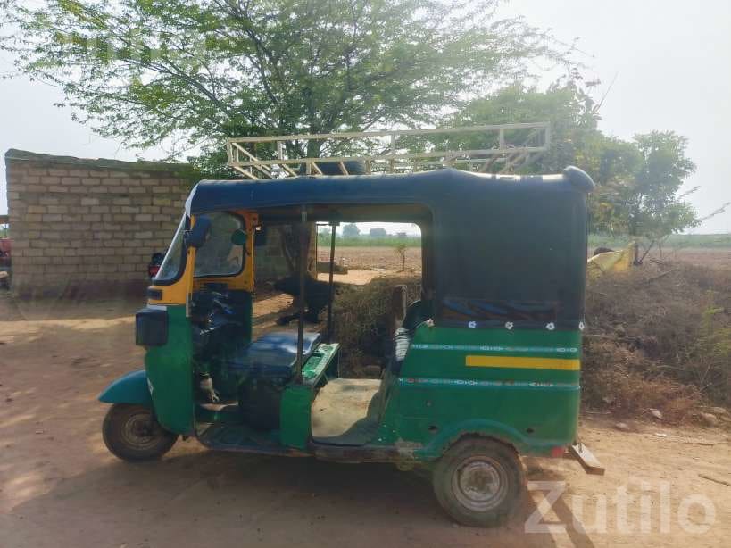 2018 CNG Auto Rickshaw Single Owner 2018 CNG Auto Rickshaw Single Owner