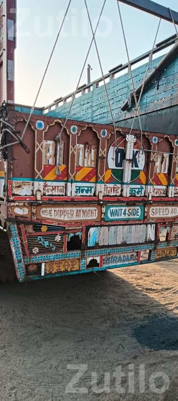 2010 Goods Truck with Running Insurance - ટ્રક અને લોરી - સાંતલપુર - Image 5