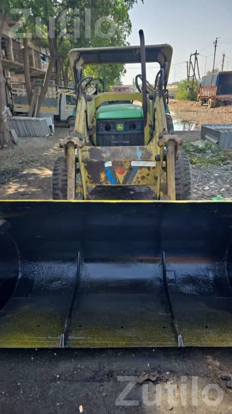 2010 Loader Tractor with Front Bucket - બાંધકામના વાહનો - વાંકાનેર - Image 2
