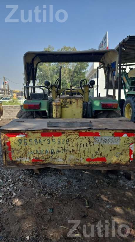 2010 Loader Tractor with Front Bucket - બાંધકામના વાહનો - વાંકાનેર - Image 3