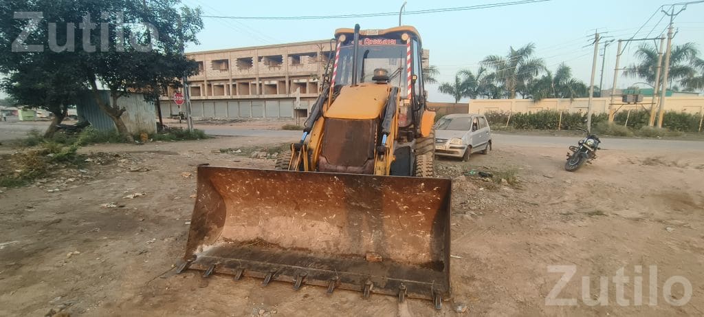 JCB Backhoe Loader for Sale - બાંધકામના વાહનો - હળવદ - Image 5