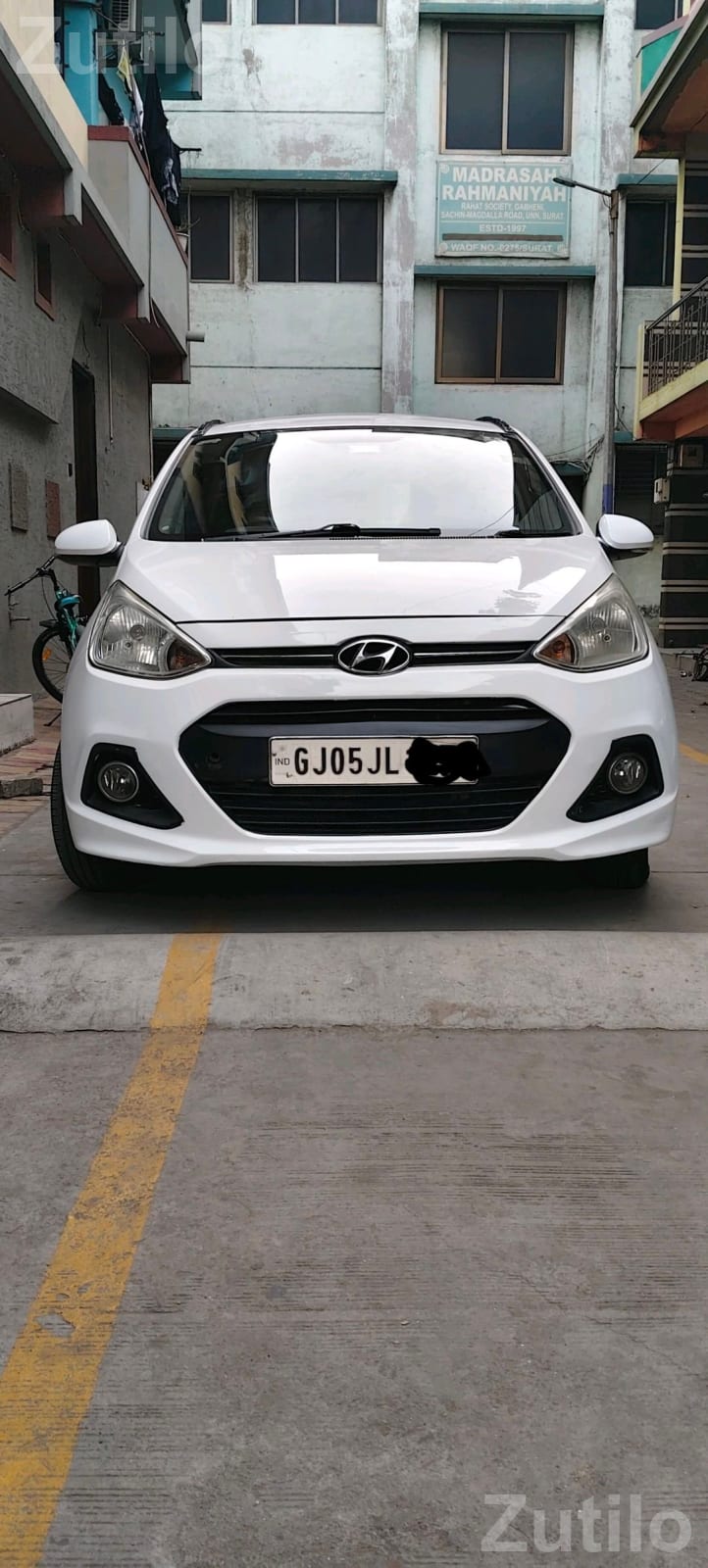 Hyundai Grand i10 Sportz 2016 Diesel - કાર - સુરત શહેર - Image 2