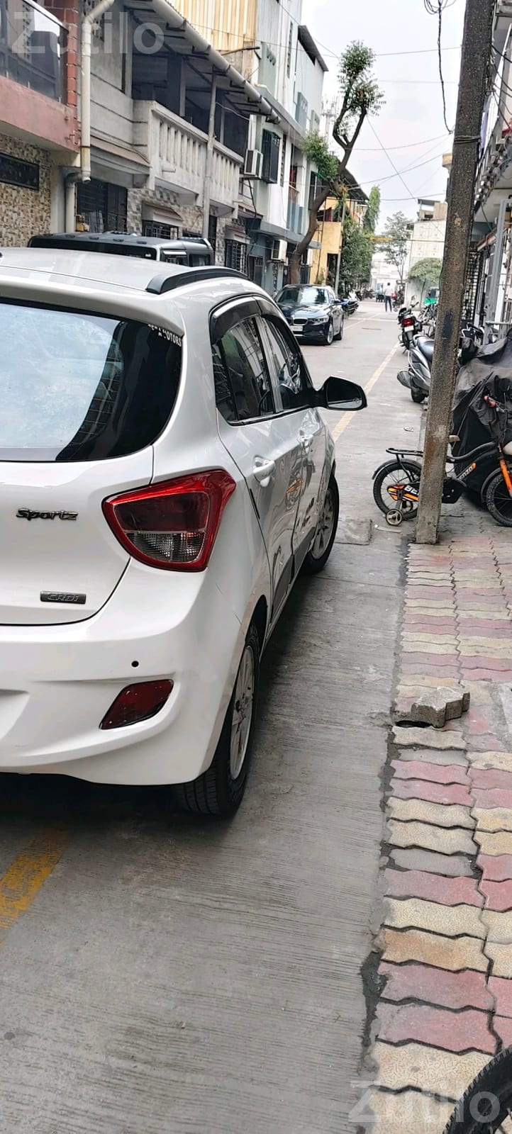 Hyundai Grand i10 Sportz 2016 Diesel - કાર - સુરત શહેર - Image 4