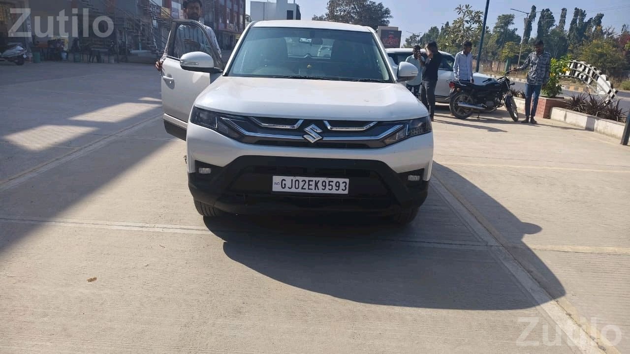 Maruti Suzuki Brezza Petrol Car for Sale - કાર - વિસનગર - Image 2