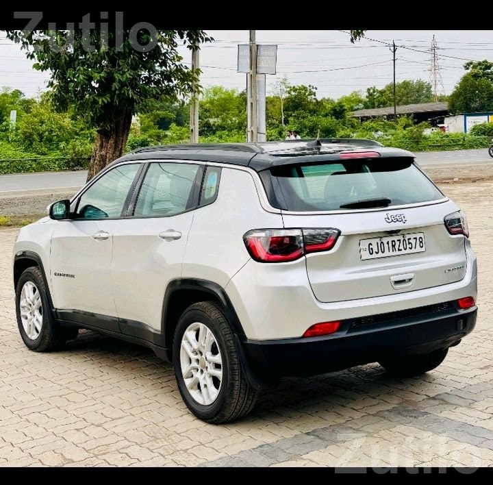 Jeep Compass 2017 SUV with 5 New Tyres - કાર - સુરત શહેર - Image 2