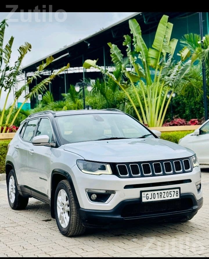 Jeep Compass 2017 SUV with 5 New Tyres - કાર - સુરત શહેર - Image 5