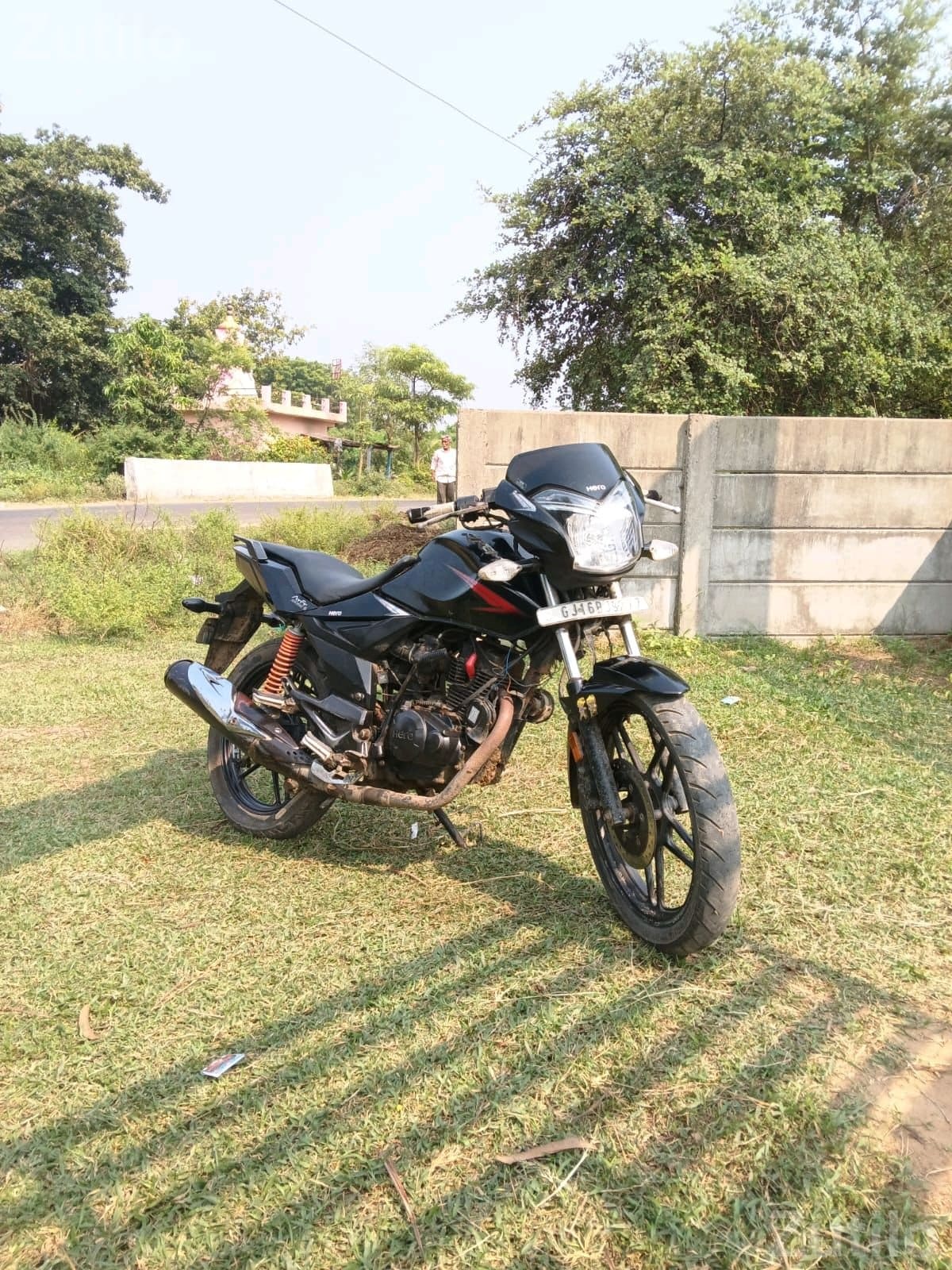 Hero Motorcycle Black Commuter Bike