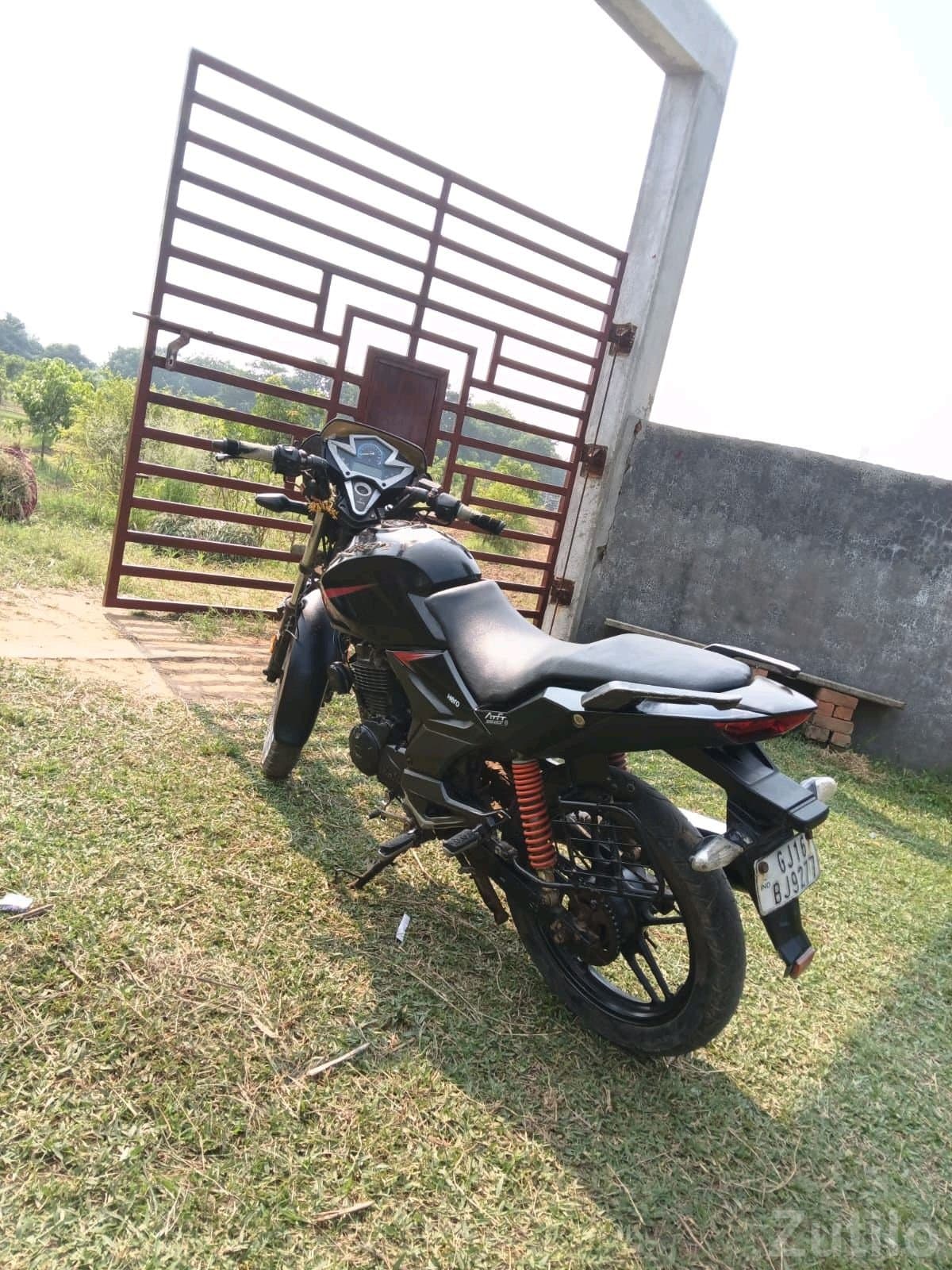 Hero Motorcycle Black Commuter Bike - Bikes - Padra - Image 3