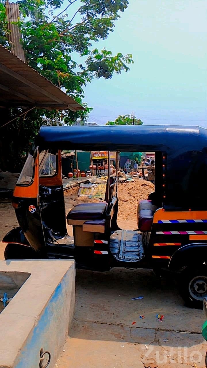 2010 Auto Rickshaw Passenger Vehicle 2010 Auto Rickshaw Passenger Vehicle