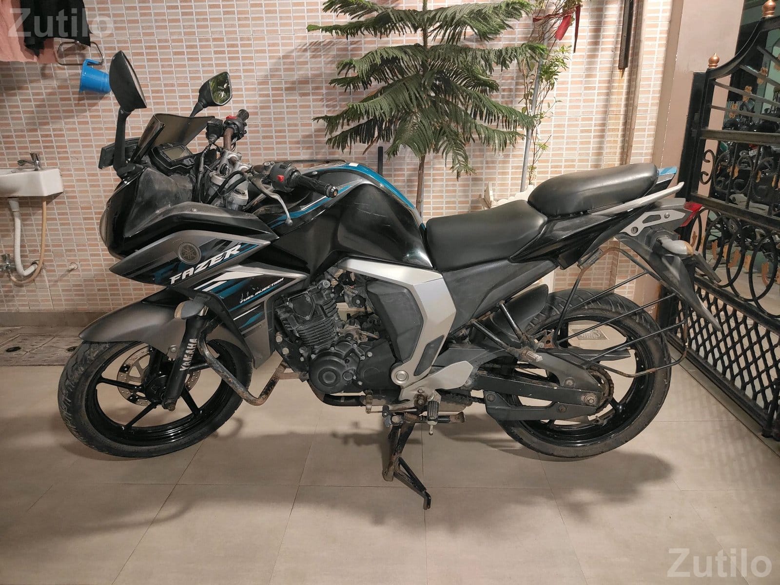 Yamaha Fazer Bike 1st Owner - Bikes - Ahmedabad City - Image 2
