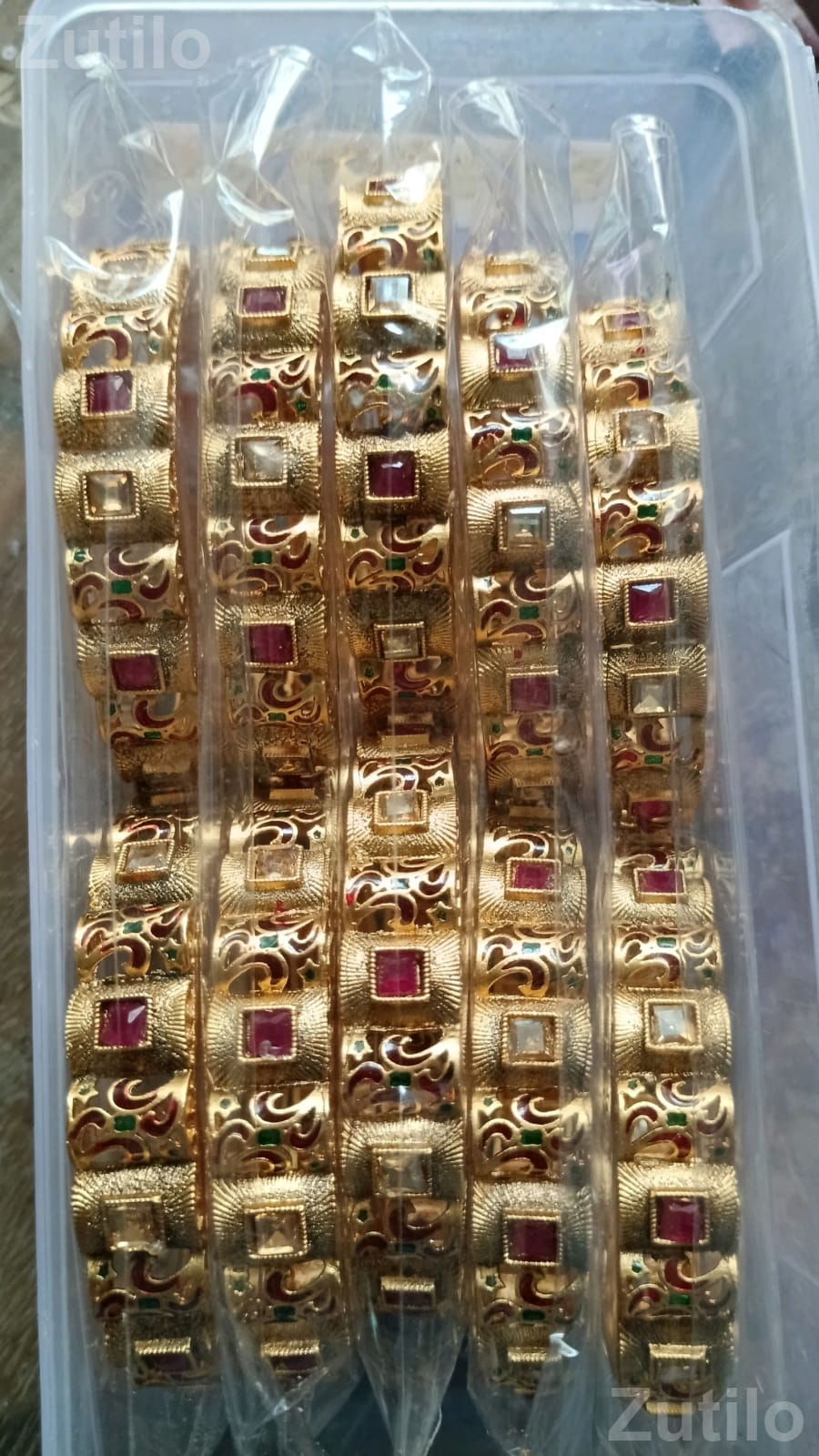 Gold Polish Bangles Set with Stone Design Gold Polish Bangles Set with Stone Design