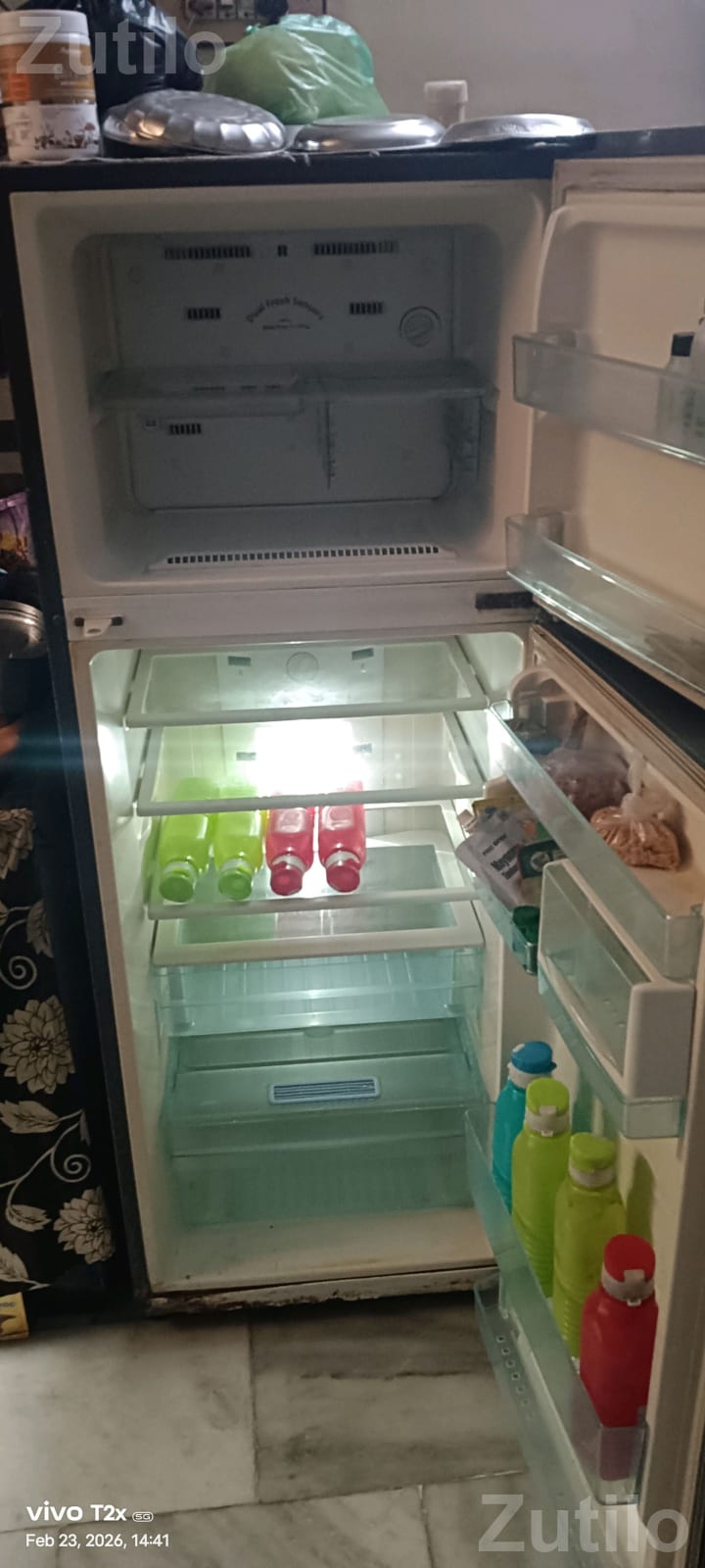 Samsung Double Door 4 Star Refrigerator - ફ્રિજ - દસ્ક્રોઇ - Image 4