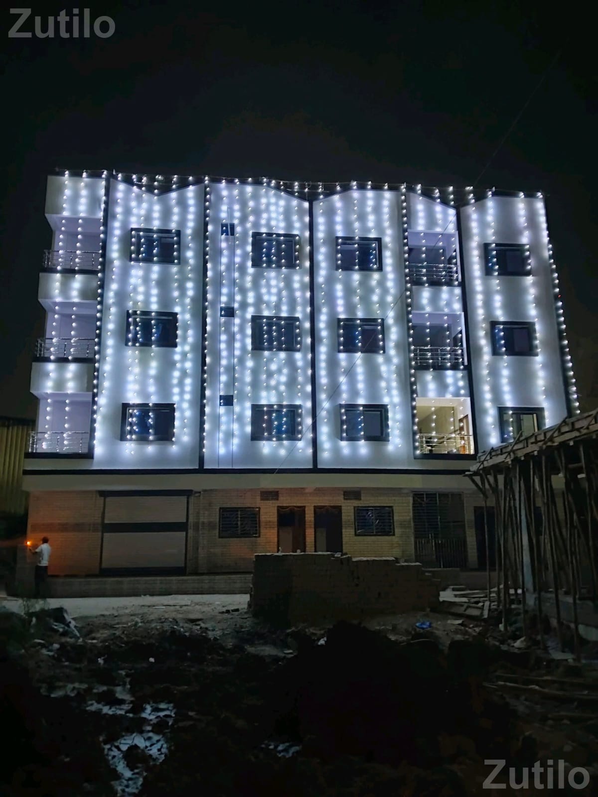 Apartment Building with 19 Rooms and 1 Shop - વેપારિક મિલકત - માંડવી - Image 5