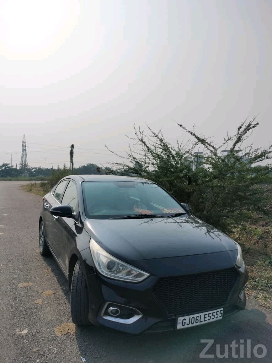 Hyundai Verna Black Sedan - કાર - સુરત શહેર - Image 5