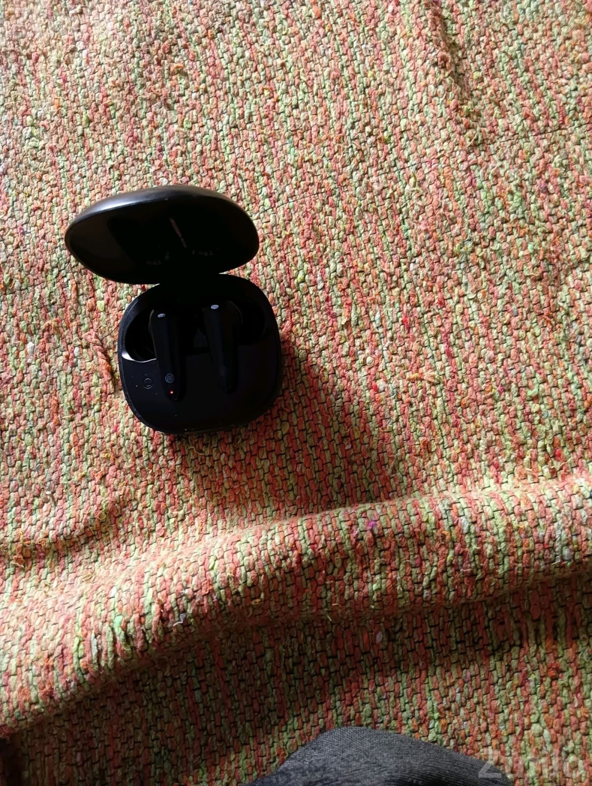 Noise VS404 Wireless Earbuds with Case Noise VS404 Wireless Earbuds with Case