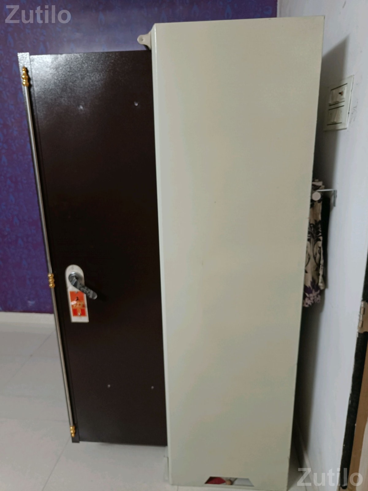 Steel Wardrobe Cupboard with Lock and Shelves - કબાટ અને સ્ટોરેજ - સુરત શહેર - Image 5