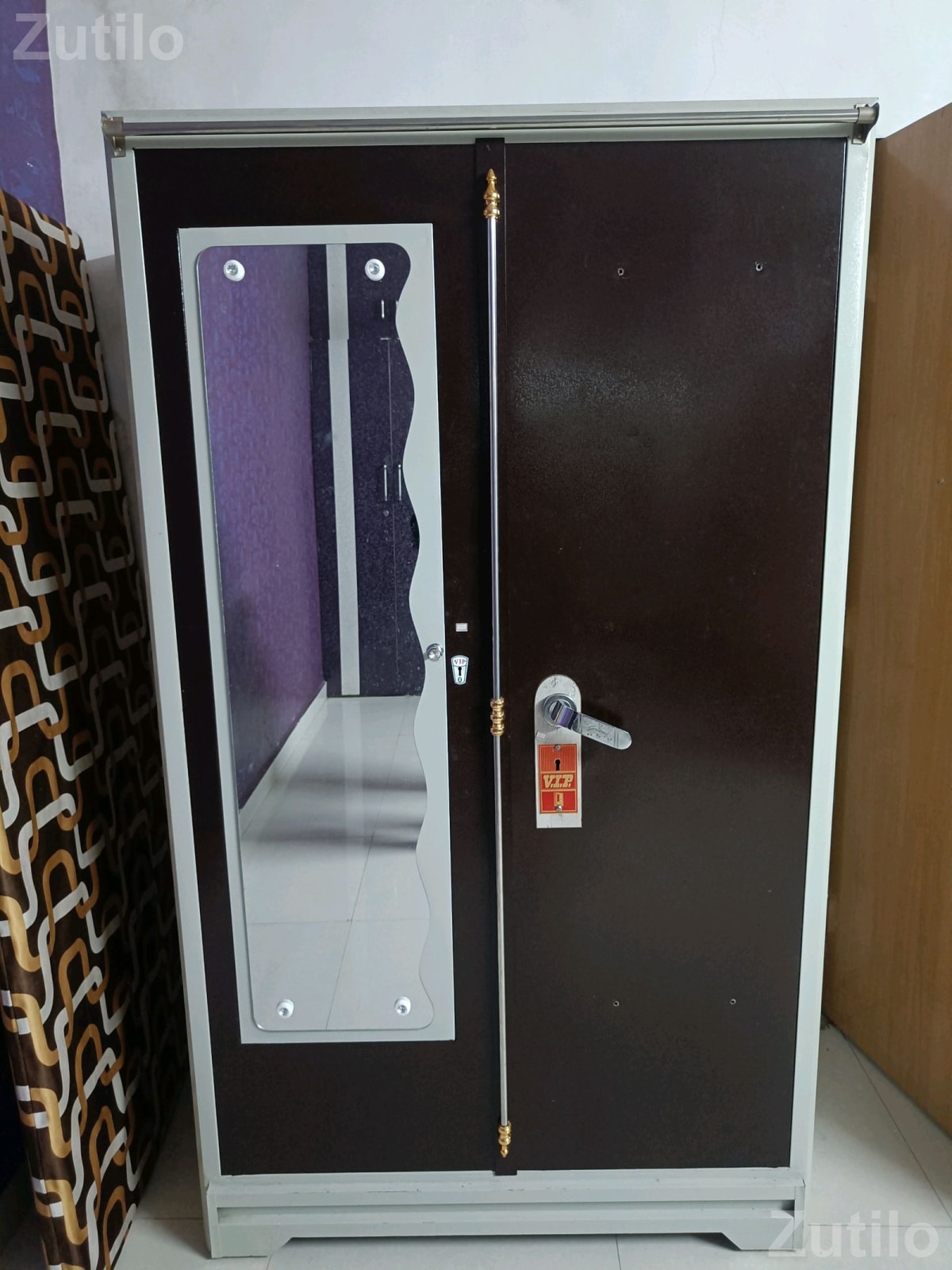 Steel Wardrobe Cupboard with Lock and Shelves - કબાટ અને સ્ટોરેજ - સુરત શહેર - Image 3