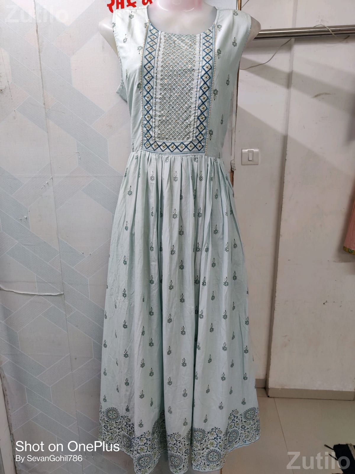 પાર્ટી વેર ગાઉન - Women's Wear - Surat City - Image 2