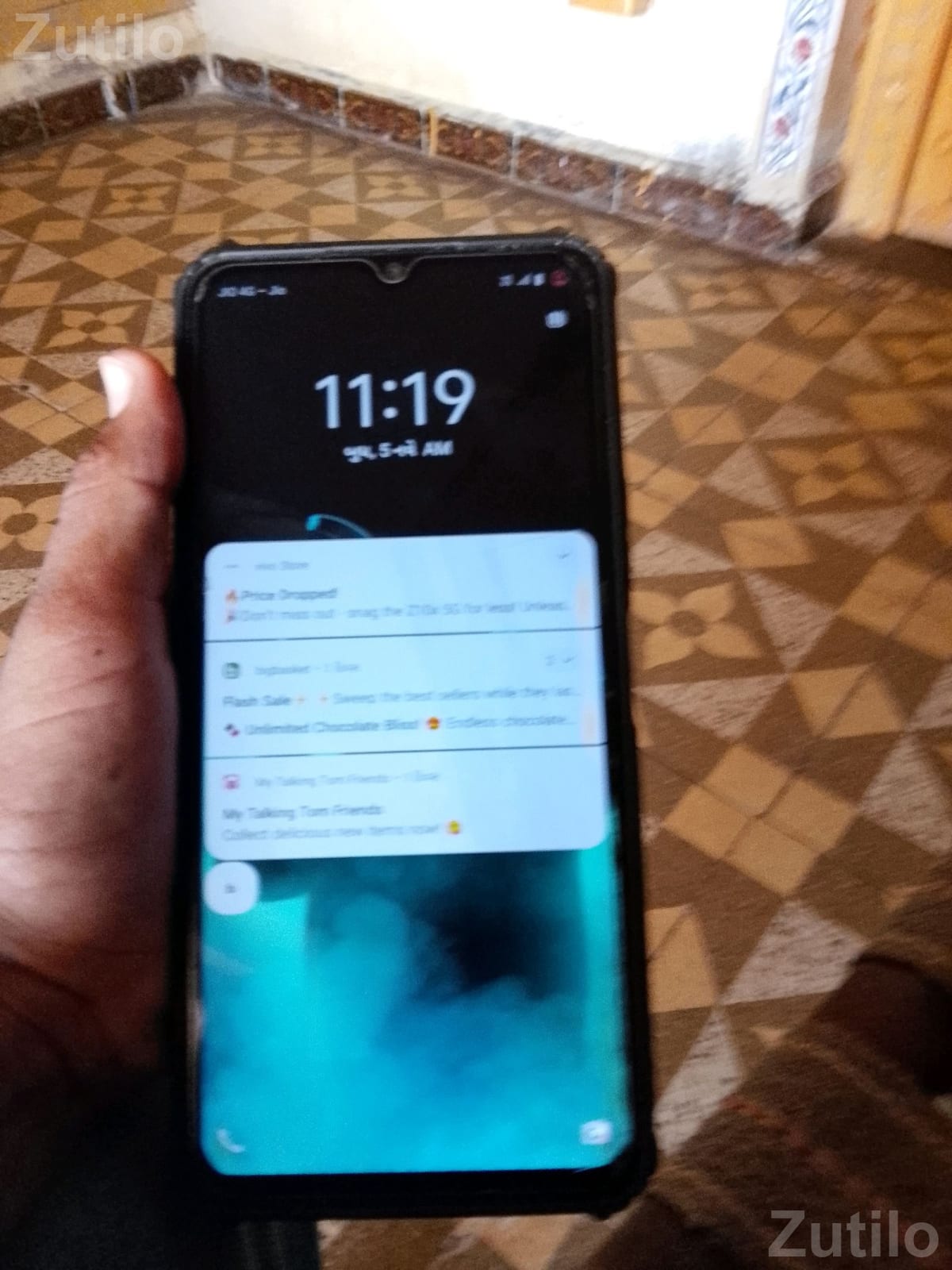 Android Smartphone with Waterdrop Display
