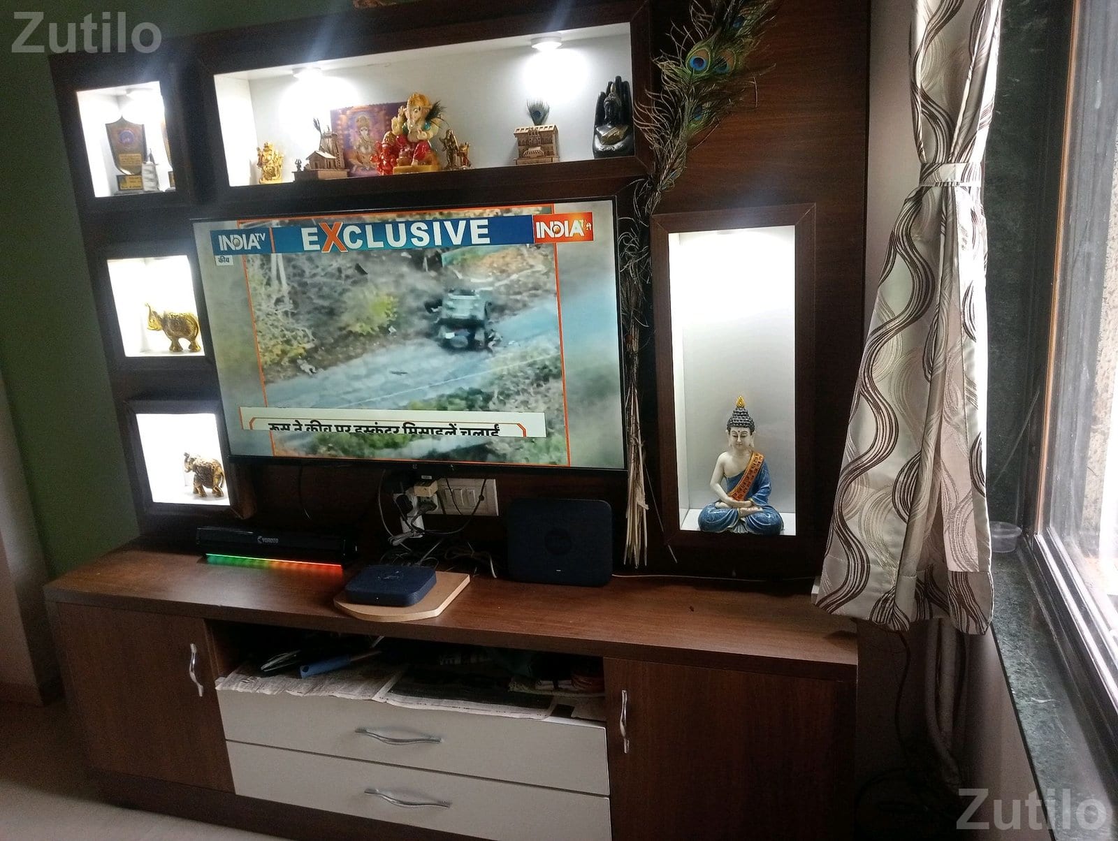 Wooden TV Cabinet with Shelves and Drawers - કબાટ અને સ્ટોરેજ - દસ્ક્રોઇ - Image 3