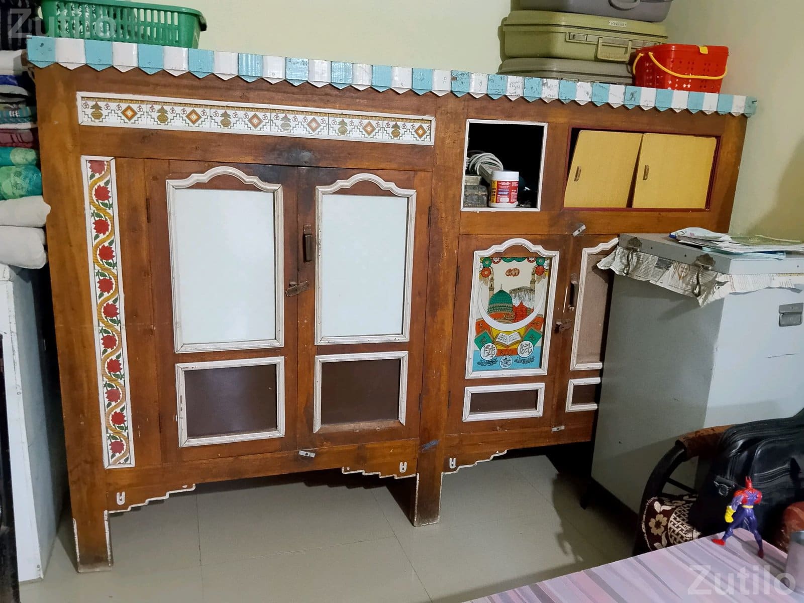 Wooden Cupboard with Sunmica Finish