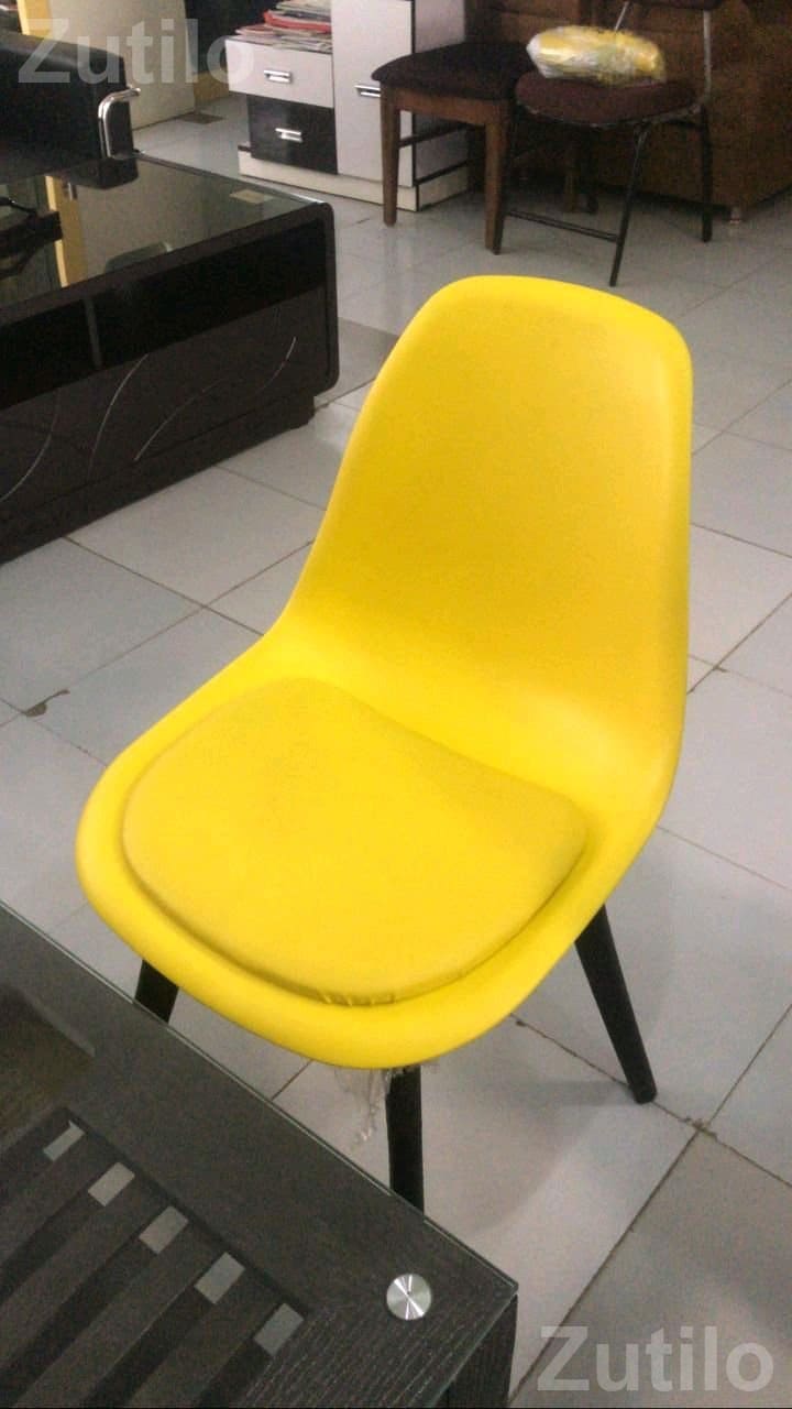 Amigo Cafeteria Chair with Strong Base - ઓફિસ ફર્નિચર - અમદાવાદ શહેર - Image 2