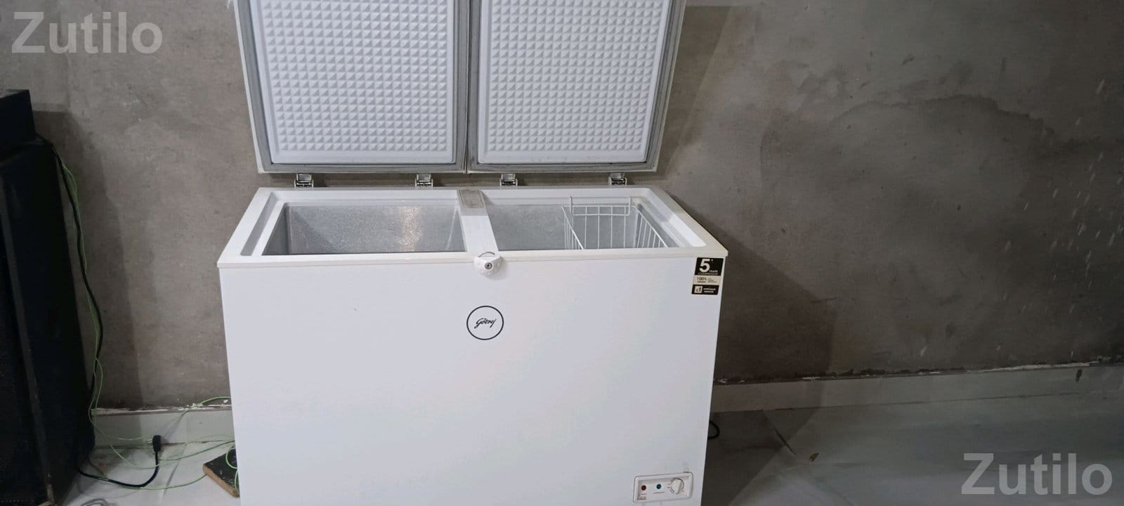 325 L Double Door Refrigerator Used 1 Year - ફ્રિજ - આણંદ - Image 4