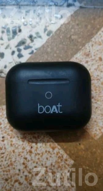 boAt Airdopes Wireless Earbuds with Case