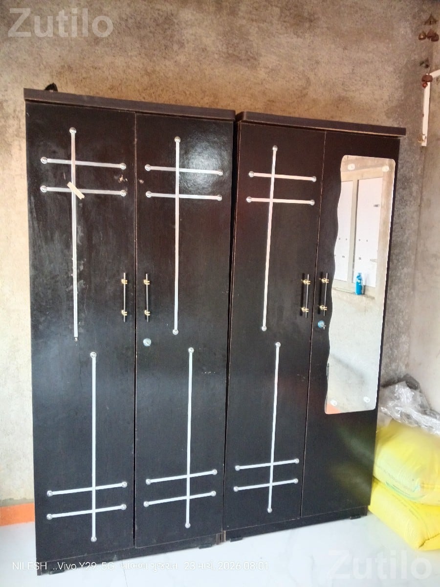Four Door Cupboard with Mirror for Sale - કબાટ અને સ્ટોરેજ - જામજોધપુર - Image 3